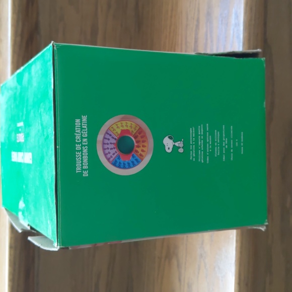 Never Used! Urban Outfitters Gummy Candy Maker in Peanuts cartoon (Snoopy) - Picture 5 of 12